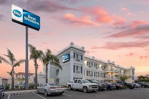 Best Western Salinas Monterey - image 1