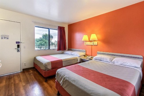 Motel 6-Salinas CA - South - Monterey Area - image 7