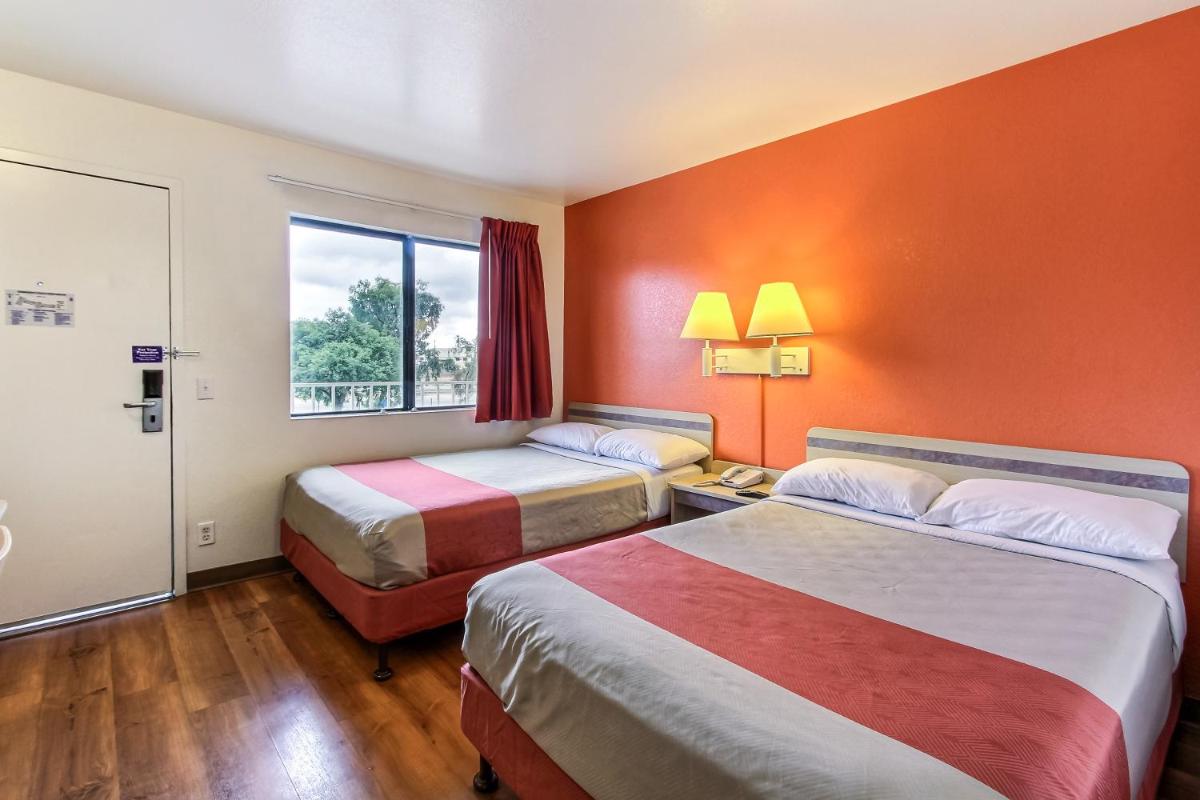 Motel 6-Salinas CA - South - Monterey Area - image 7