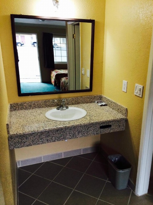 Best 5 Motel - image 6