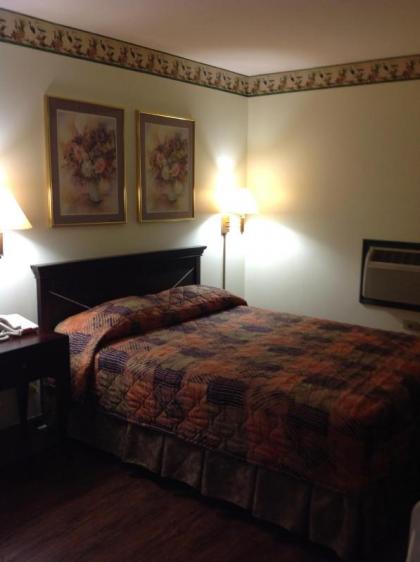 Budget Inn - image 5
