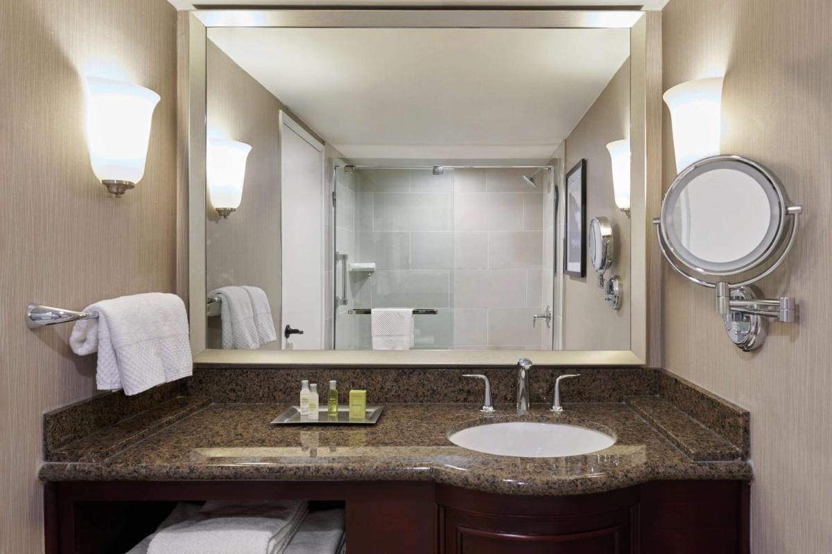 DoubleTree by Hilton Hotel Salt Lake City Airport - image 2