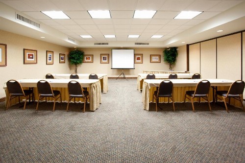 Holiday Inn Express Airport East an IHG Hotel - image 24