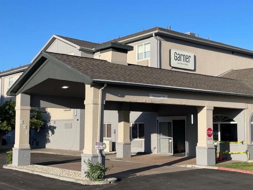 Super 8 by Wyndham Salt Lake City Airport - image 2
