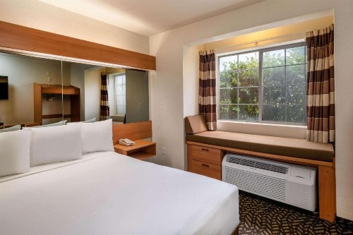 Microtel Inn & Suites by Wyndham Salt Lake City Airport - image 15