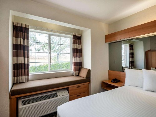 Microtel Inn & Suites by Wyndham Salt Lake City Airport - image 21