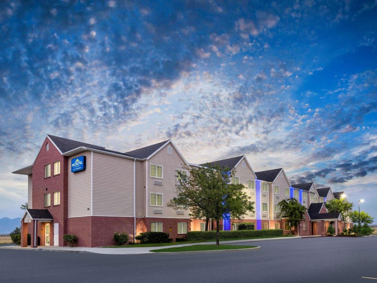 Microtel Inn & Suites by Wyndham Salt Lake City Airport - image 3
