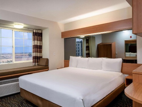 Microtel Inn & Suites by Wyndham Salt Lake City Airport - image 33