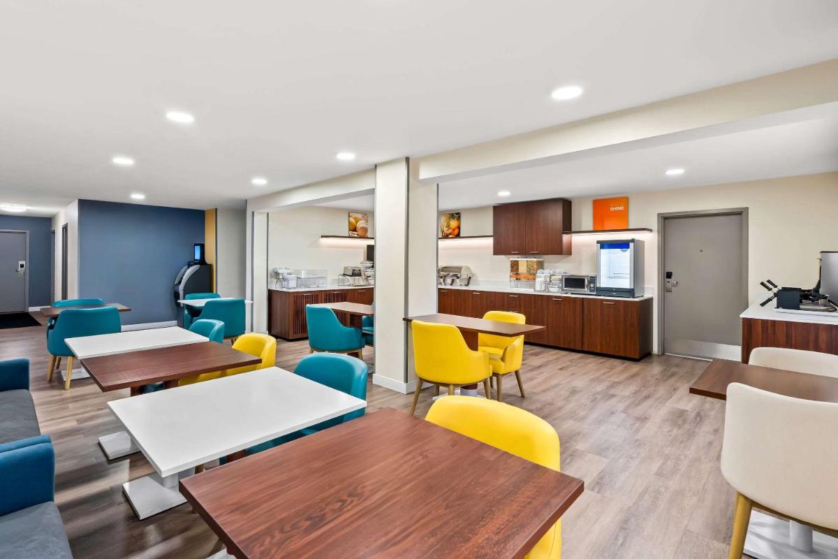 Ramada by Wyndham Salt Lake City - image 4