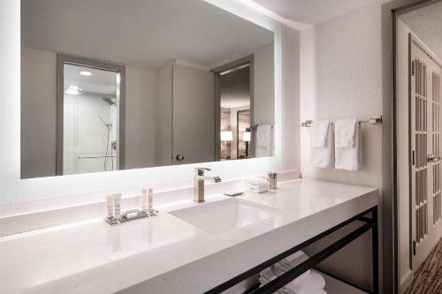 Salt Lake Marriott Downtown at City Creek - image 40