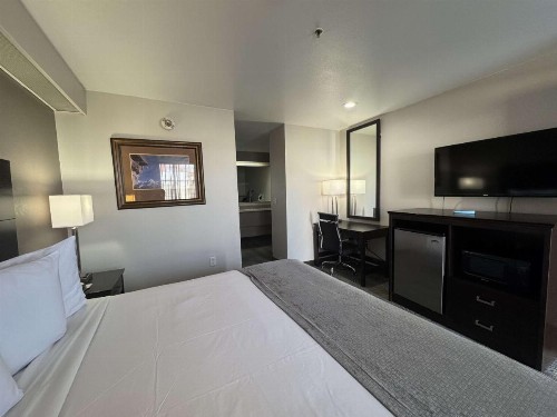 City Creek Inn & Suites - image 10