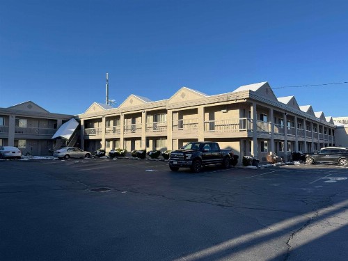 City Creek Inn & Suites - image 18