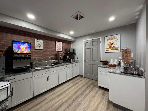 City Creek Inn & Suites - image 4