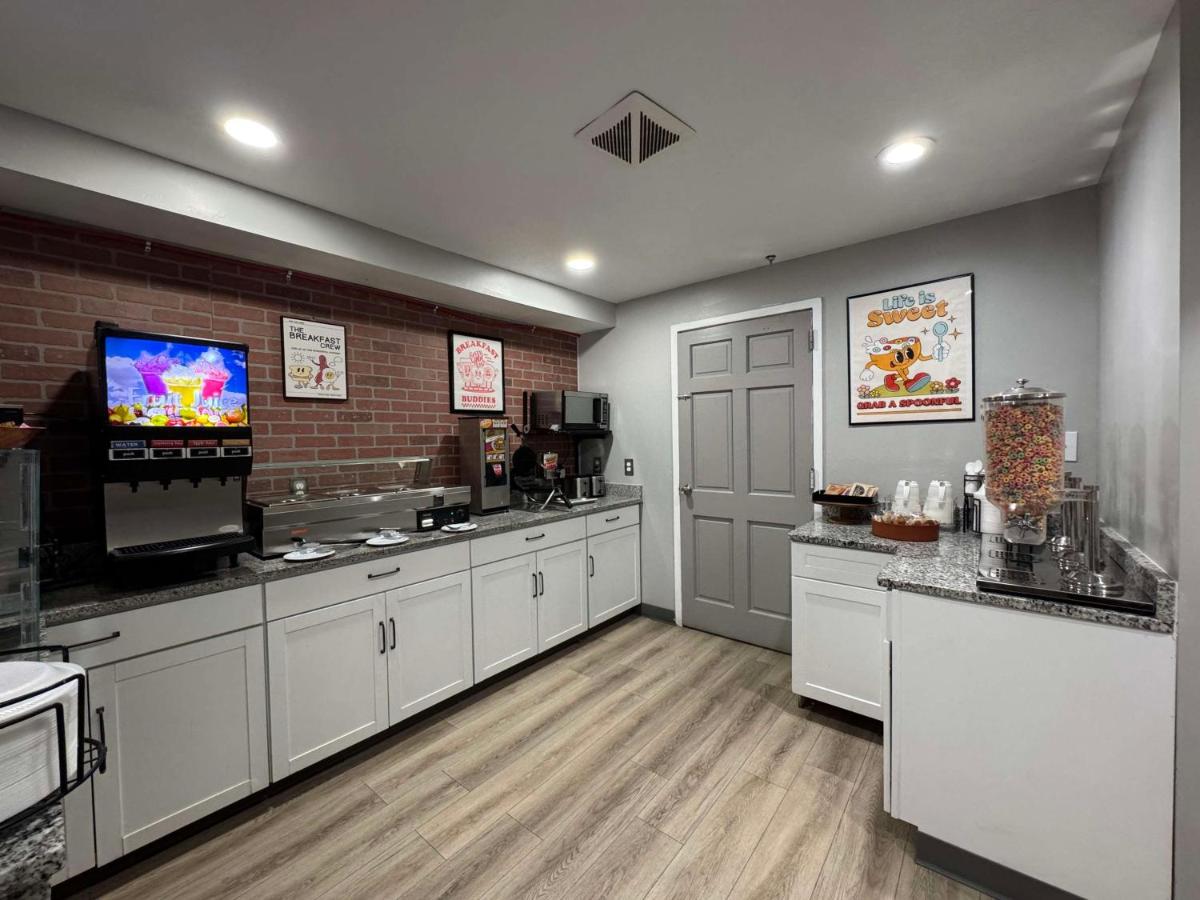 City Creek Inn & Suites - image 4