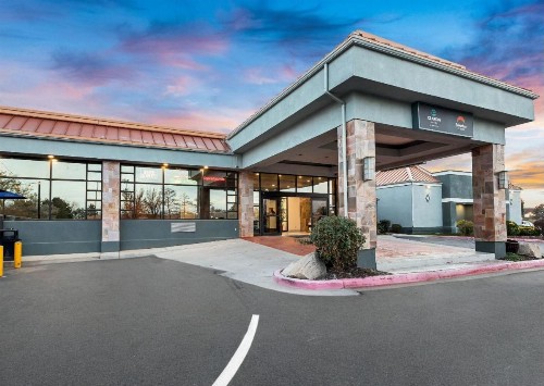 Ramada by Wyndham Salt Lake City Airport Hotel - image 14