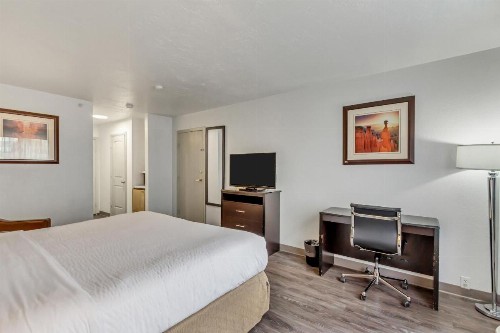 Ramada by Wyndham Salt Lake City Airport Hotel - image 5