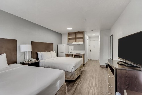 Ramada by Wyndham Salt Lake City Airport Hotel - image 9