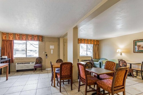 Econo Lodge Downtown Salt Lake City - image 3
