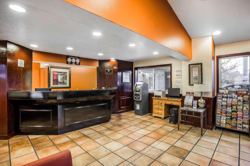 Econo Lodge Downtown Salt Lake City - image 5