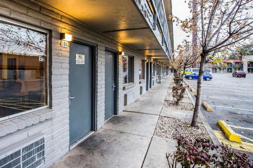 Econo Lodge Downtown Salt Lake City - image 7