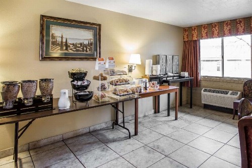 Econo Lodge Downtown Salt Lake City - image 8
