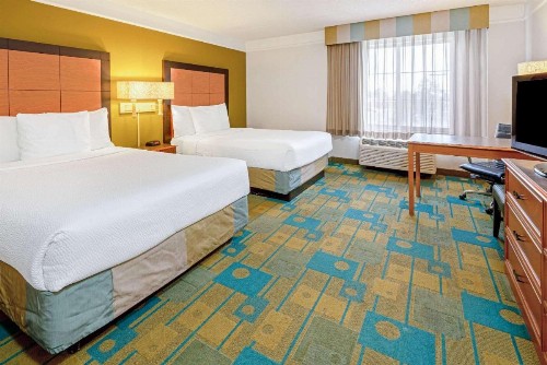 La Quinta Inn & Suites by Wyndham Salt Lake City Airport - image 25