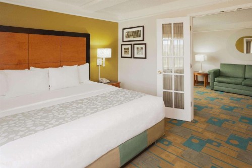 La Quinta Inn & Suites by Wyndham Salt Lake City Airport - image 44