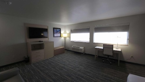 Best Western West Valley Inn - image 14