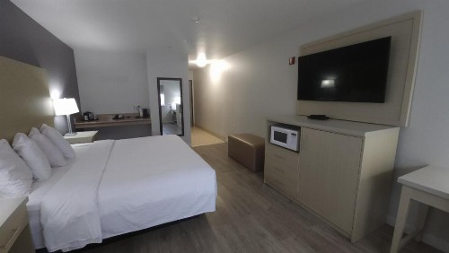 Best Western West Valley Inn - image 27