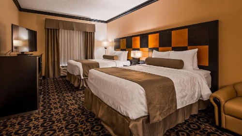 Best Western Plus Airport Inn & Suites - image 11