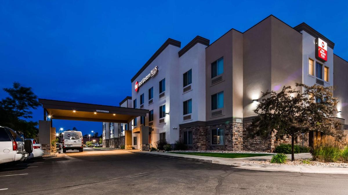 Best Western Plus Airport Inn & Suites - image 2