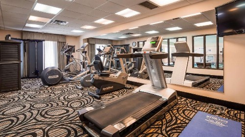 Best Western Plus Airport Inn & Suites - image 7