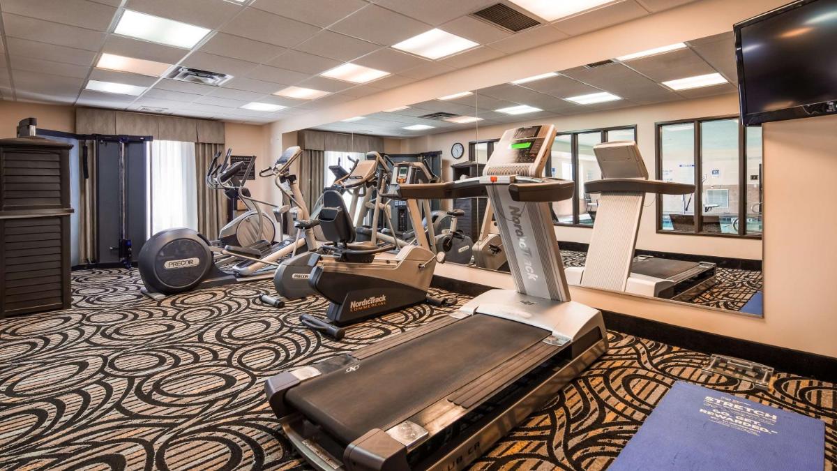 Best Western Plus Airport Inn & Suites - image 7