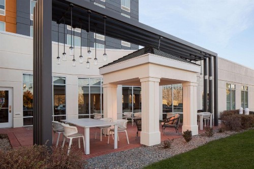 Hilton Garden Inn - Salt Lake City Airport - image 16