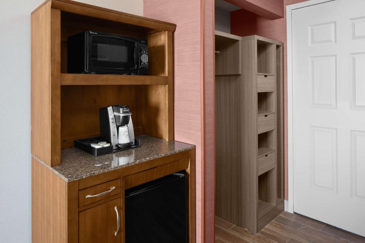 Hilton Garden Inn - Salt Lake City Airport - image 6