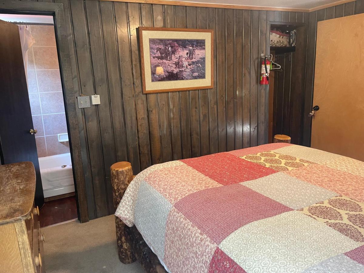 Silver Fork Lodge & Restaurant - image 3