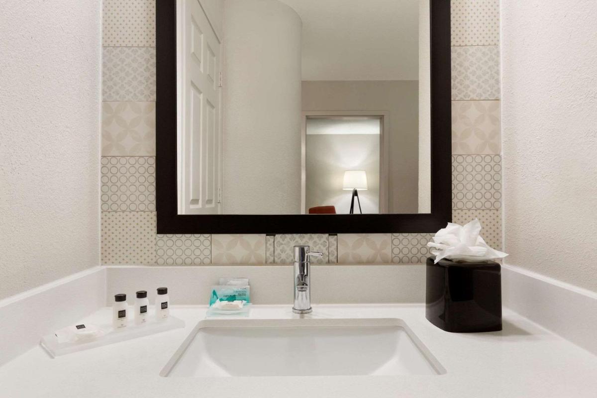 Country Inn & Suites by Radisson San Antonio Medical Center TX - image 6