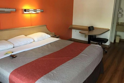 Motel 6-San Antonio TX - Near Lackland AFB - image 10