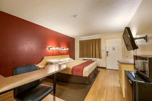 Motel 6-San Antonio TX - Near Lackland AFB - image 2