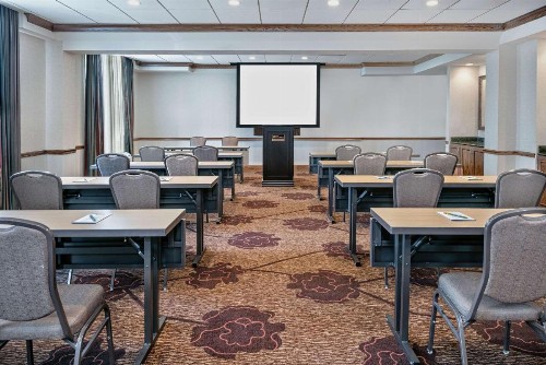 Hilton Garden Inn San Antonio Airport - image 28