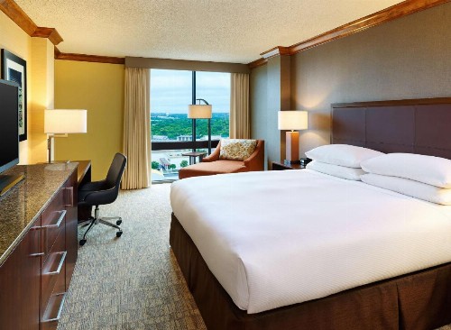 Hilton San Antonio Airport - image 20
