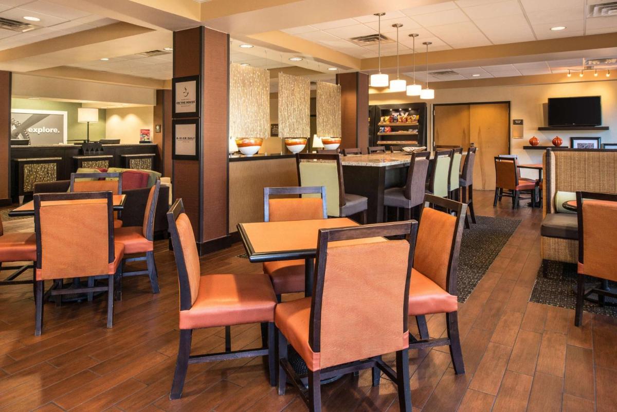 Hampton Inn San Antonio Stone Oak - image 2