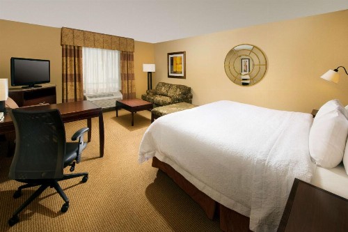 Hampton Inn and Suites San Antonio Airport - image 17
