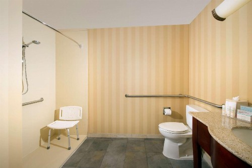 Hampton Inn and Suites San Antonio Airport - image 19