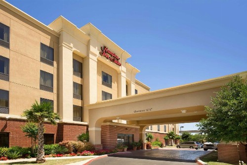 Hampton Inn and Suites San Antonio Airport - image 3