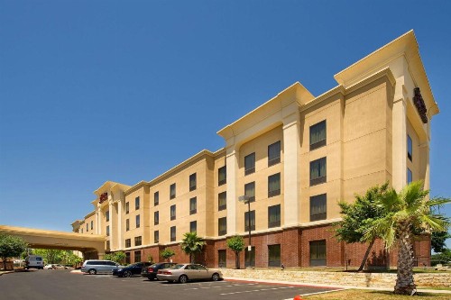 Hampton Inn and Suites San Antonio Airport - image 4