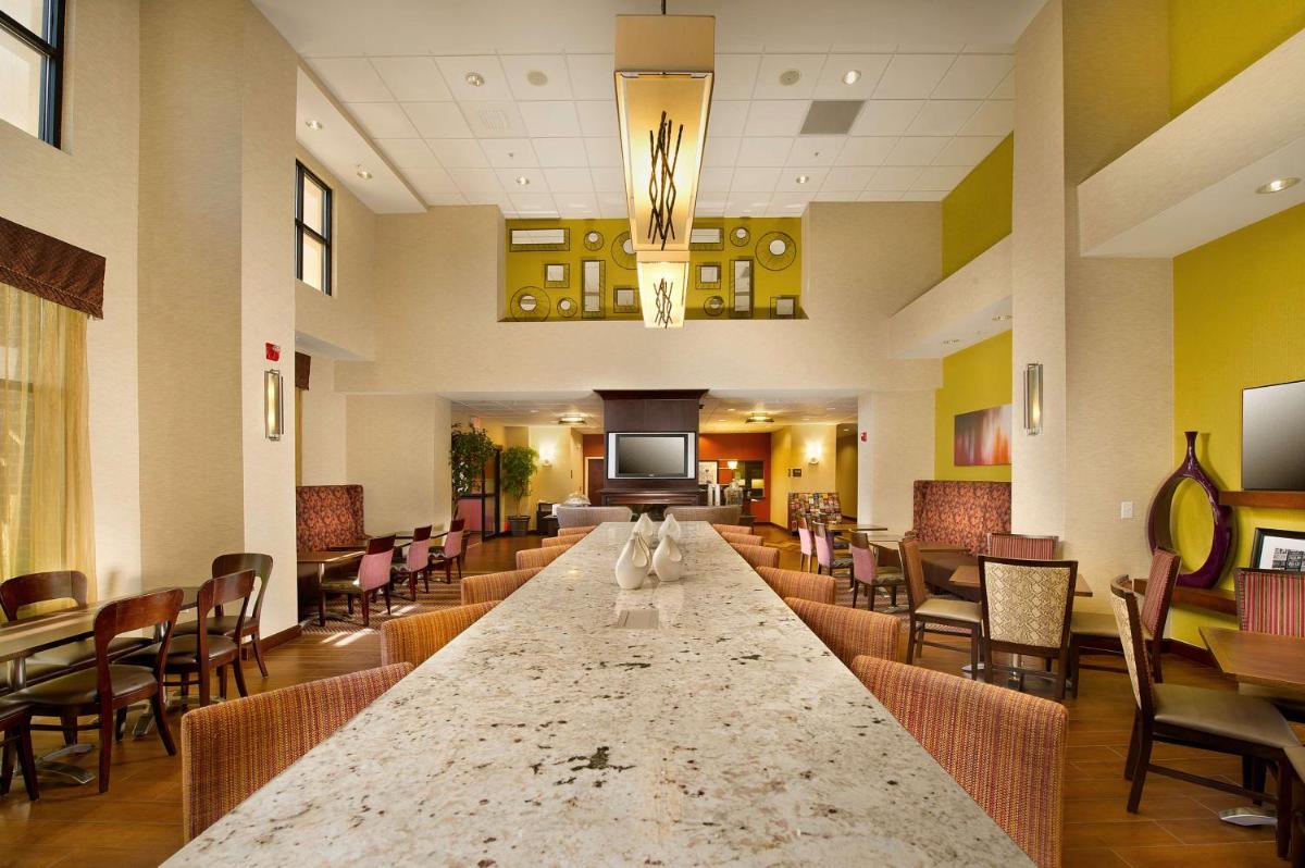 Hampton Inn and Suites San Antonio Airport - image 5