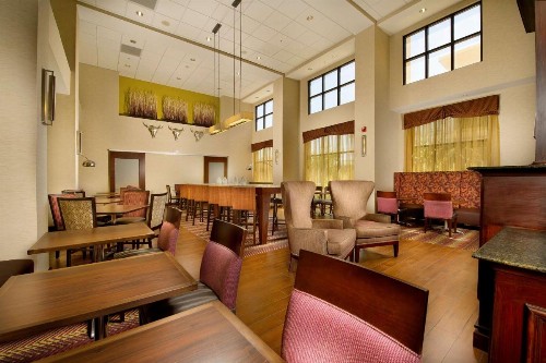 Hampton Inn and Suites San Antonio Airport - image 6
