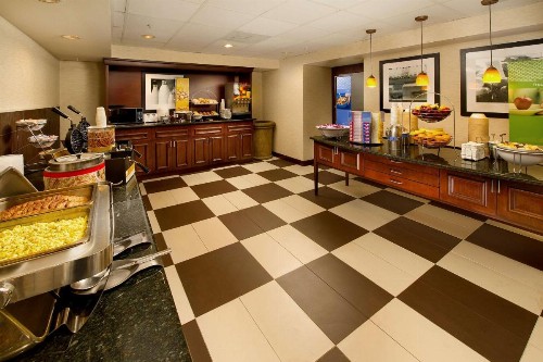 Hampton Inn and Suites San Antonio Airport - image 8