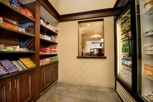 Hampton Inn and Suites San Antonio Airport - image 9